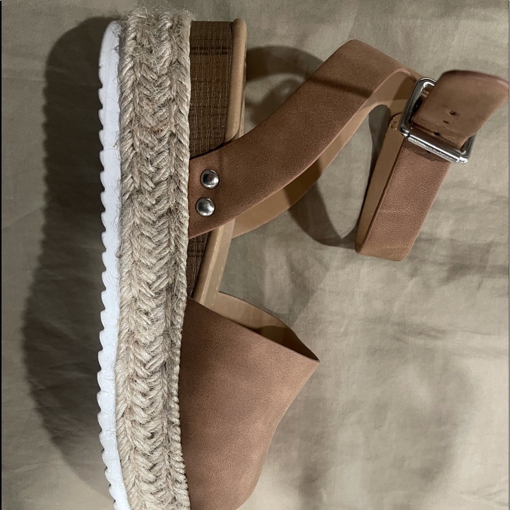 Platform sandals size 7.